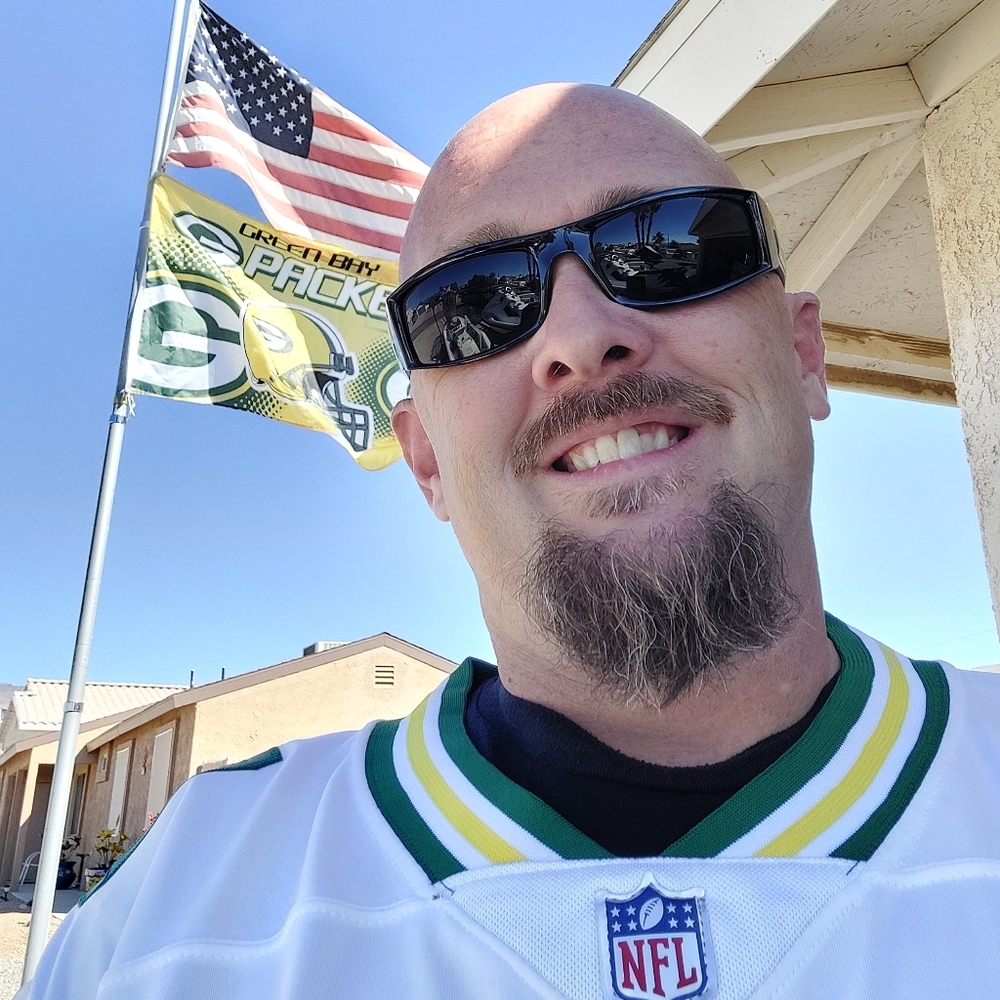 Meet your Posher, Adam